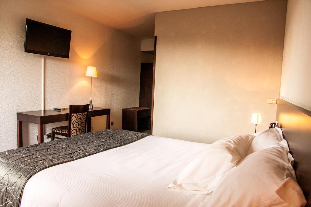 Hotel Les Amandiers Tournon-sur-Rhone Exterior foto
