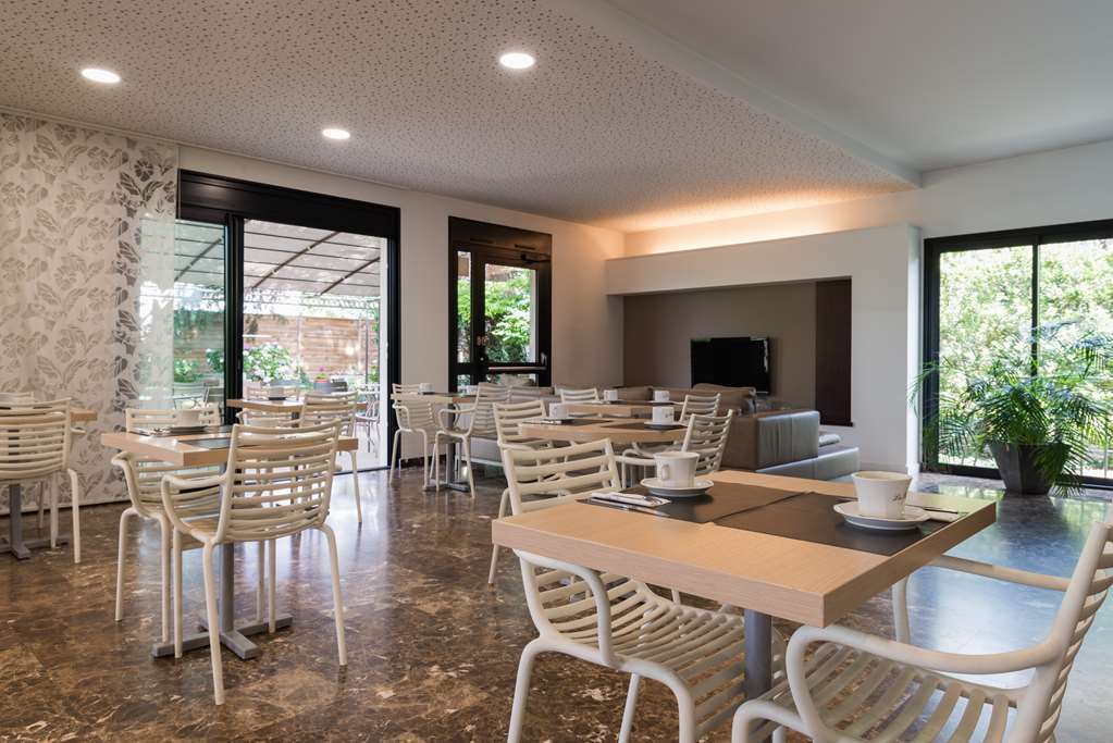 Hotel Les Amandiers Tournon-sur-Rhone Servicios foto